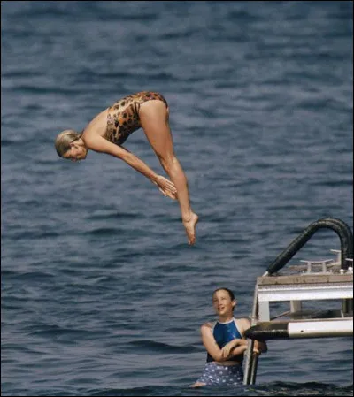 Dans quel pays Diana passait-elle ses vacances avec Dodi lorsque ces célèbres photos ont été prises ?