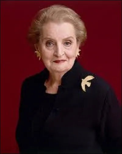 Politique : 
Morte le 23 mars 2022 à Washington DC, Madeleine Albright était une diplomate et femme d'affaires. Née Marie Jana Korbelova le 15 mars 1937 à Prague, elle a été également ambassadrice américaine auprès des États-Unis de 1993 à 1997 et enfin secrétaire d'État des États-Unis entre 1997 et 2001. Sous quelle présidence ?