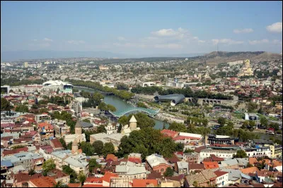 De quel pays Tbilissi est-elle la capitale ?