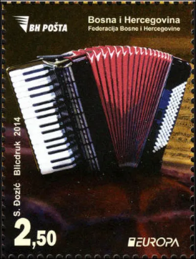 Bosnie-Herzégovine > Contrairement à la Q3, celui-ci d'accordéon est dit "chromatique" : pourquoi ?