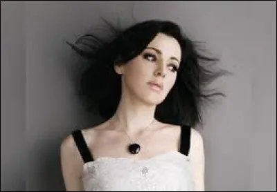 Complétez le titre de cette chanson : "Entends-tu...