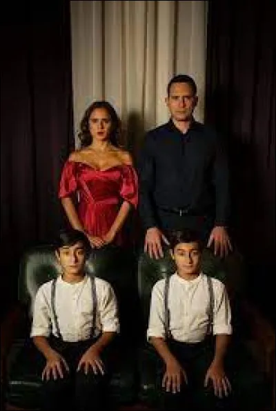 Qui a été le premier des jumeaux à être transformé en vampire ?