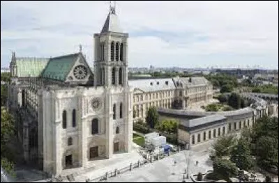 Possède sa sépulture à la Basilique Saint-Denis :