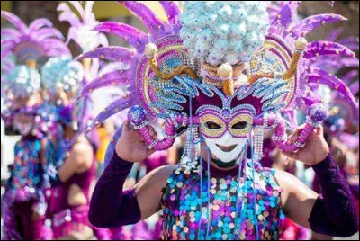 Dans quel pays l'arrivée du printemps était-elle fêtée par le biais des calendes de mars ?
