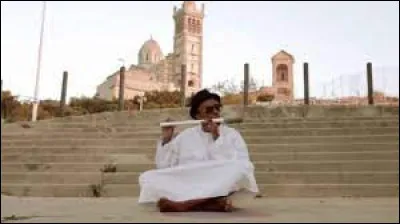 Qui chante "Cosmos" en 2014 ?