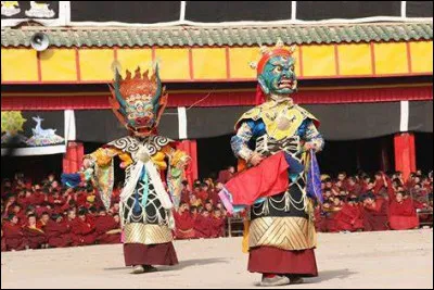 Depuis quelle ville le dalaï-lama a-t-il demandé aux Tibétains de ne pas célébrer cette fête en 2010 ?