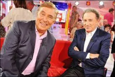 Est pilote d'hélicoptère :