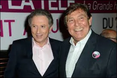 A été commentateur sportif à ses débuts :