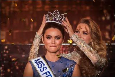 A animé le concours "Miss France" :