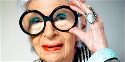 De qui Maimie Mannering est-elle amoureuse ?