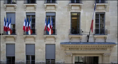 Qui est l'actuel ministre de l'Éducation nationale et de la Jeunesse (aôut 2022) ?