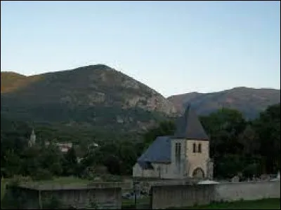 Vous avez sur cette image la chapelle Notre-Dame du Plan d'Ilheu, à Gaudent. Petit village Bigourdan de 35 habitants, il se situe en région ...