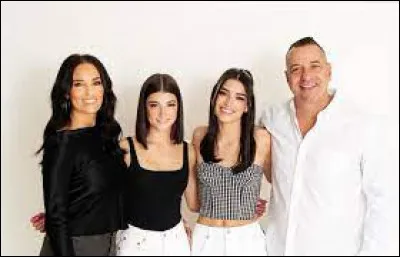 Qui sont les parents de Charli ?