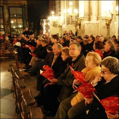 Lors d�une messe, &agrave; quel moment sort-on une s&eacute;bile ?