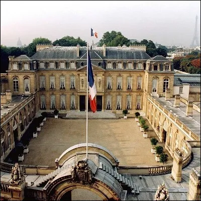 Dans quel lieu du palais de l�&Eacute;lys&eacute;e travaille Fabrice Desvignes ?