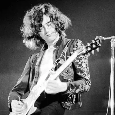 Dans quel groupe Jimmy Page joue-t-il des solos de guitare sur "Whole Lotta Love" ou "Black Dog" ?