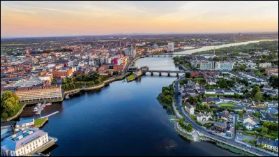 Limerick : quel fleuve traverse la ville de Limerick ?