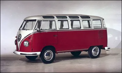 Le Combi Samba a une particularité : des petites fenêtres au-dessus des plus grandes. Combien cela en fait-il en tout (petites et grandes) ?