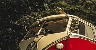 Comment appelle-t-on le pare-brise de ce Combi ?