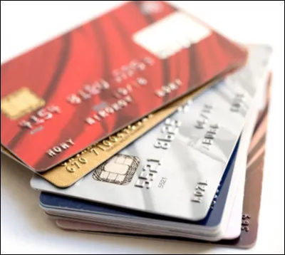 Quelqu'un te dit que sa m&egrave;re est tr&egrave;s malade mais qu'il est pauvre et qu'ils n'ont pas assez d'argent pour acheter les m&eacute;dicaments, ils te demandent le code de la carte bleue de tes parents, que fais-tu ?