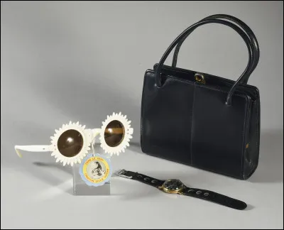 A créé une ligne de vêtements :