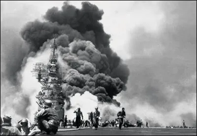 Quel pays se rend à la mi-août suivant le coup de force japonais de mars 1945 ?