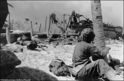 Le 9 mars 1945, à quelle heure l'ambassadeur japonais pose-t-il un ultimatum aux Français, demandant à ce que les armées françaises passent immédiatement sous les ordres du Japon ?