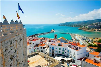 Allez ! Un peu de nerf ! On continue avec de l'espagnol !

Rosalía, « La Fama » 

« Lo que pasó, a ti te lo cuento
No creas que no dolió, o que me lo invento
Así es que se dio
Yo tenía mi bebé, era algo bien especial
Pero me obsesioné con algo que a él le hacía mal
Miles de cancione' en mi mente y él me lo notaba
... »