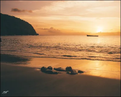 Quel est le plus petit des départements d'outre-mer ?