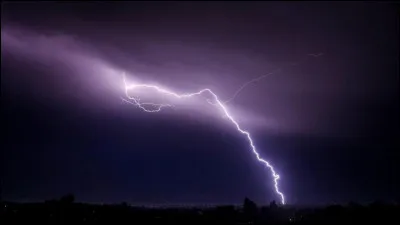 À part Raiden, quels personnages peuvent utiliser un minimum la foudre ?