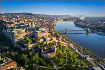 En 2023, combien la Hongrie compte-t-elle de Prix Nobel ?