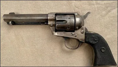 Qui est l'inventeur du revolver ?