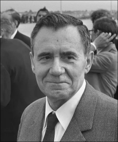 Ce prédécesseur avait auparavant occupé, pendant 28 ans - de 1957 à 1985 - le poste de ...