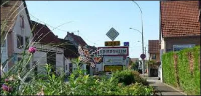 Nous sommes dans le Grand-Est, à l'entrée de Kriegsheim. Village de l'arrondissement de Haguenau-Wissembourg, elle se situe dans le département ...