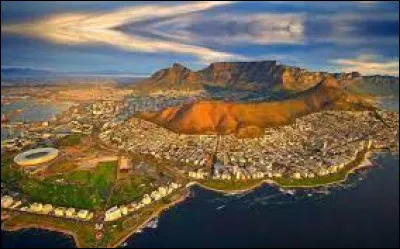 Est né en Afrique du Sud :