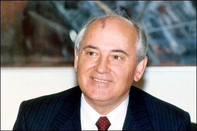 Gorbatchev est resté ... ans président de l'URSS.