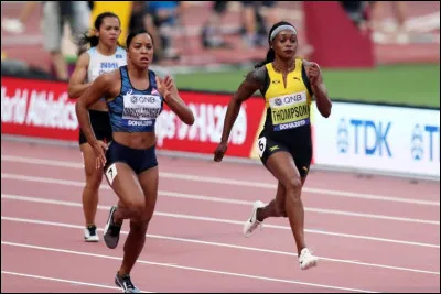 Complétez lexpression qui signifie qu'on arrive au coude-à-coude, séparés par des écarts minimes : ''Dans un... de poche''.