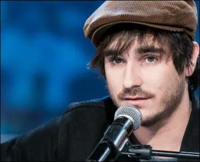 Qui est cet auteur-compositeur et interprète de la chanson ''Dans mes poches'' ?