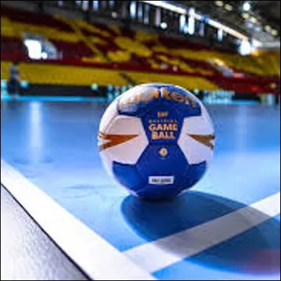Quel joueur de handball est, avec 417 sélections, le plus capé déquipe de France ?