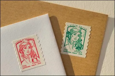 Le timbre rouge prioritaire permettant à une lettre d'arriver le lendemain va disparaître, mais depuis quand existait-il ?