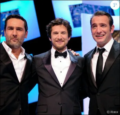 Est passionné d'équitation :