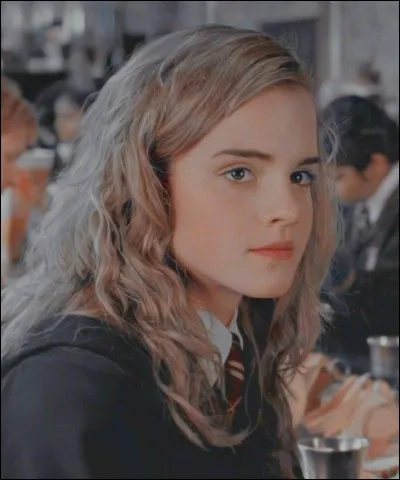 Son personnage dans les films Harry Potter se nomme...