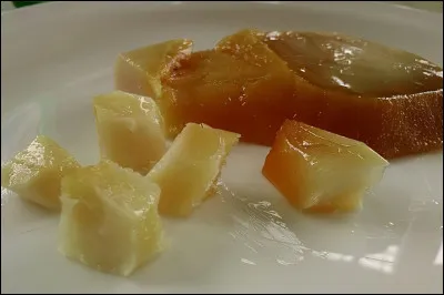 Quelle est la base du met islandais appelé "hakarl".