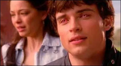 Que fait Clark pour tenter d'échapper à son destin ?