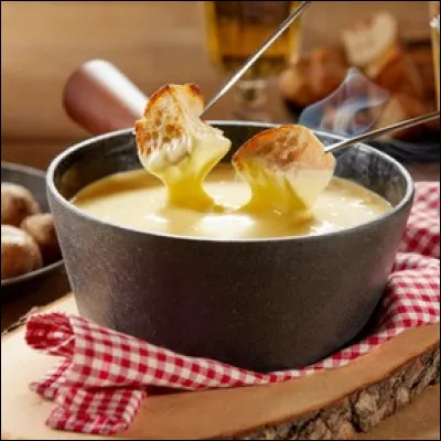 Pour bien réussir une fondue savoyarde, quels sont les fromages conseillés ?