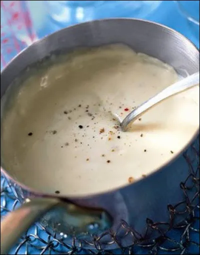 Pour réussir une sauce béchamel, quels sont les bons ingrédients à mélanger ?