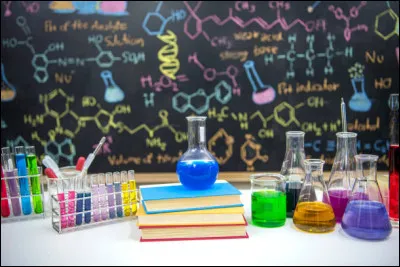 Quelle est la forme approximative de la trajectoire des planètes autour du Soleil ?