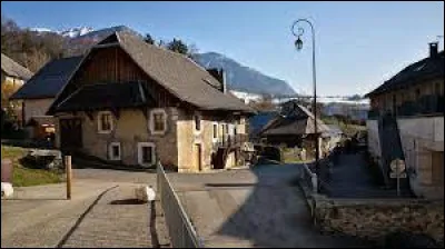 Nous terminons notre balade à Thoiry, pas en Île-de-France mais en Auvergne-Rhône-Alpes. Village du Grand Chambéry, il se situe dans le département ...