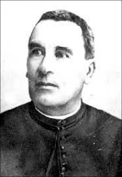 Qui est cet abbé qui, dans la 2e moitié du XIXe siècle défraya la chronique par la supposée découverte d'un trésor dans l'église du village audois de Rennes-le-Château ?