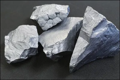 Sous forme d'huiles, de résines et de matières plastiques...